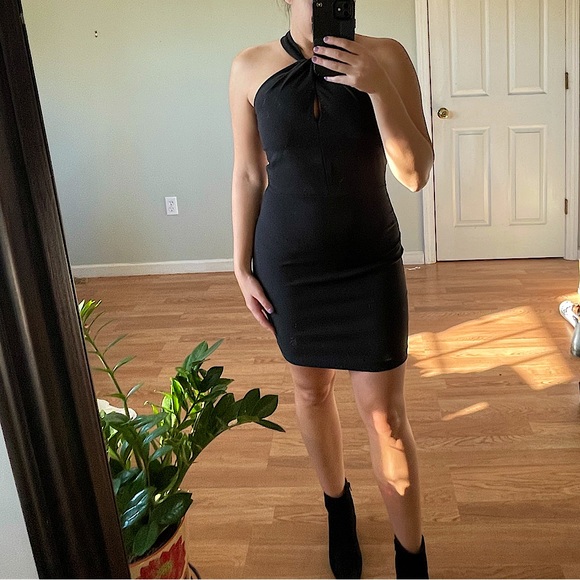 Black Twist Halter Dress - Picture 3 of 9